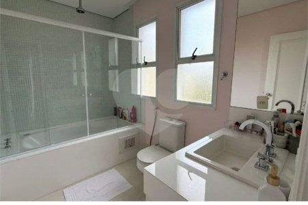 Casa à venda com 4 suítes no condomínio Vilas das Paineiras, São Paulo - SP