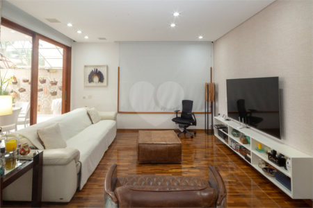 Casa à venda com 3 suítes em Brooklin, São Paulo, SP