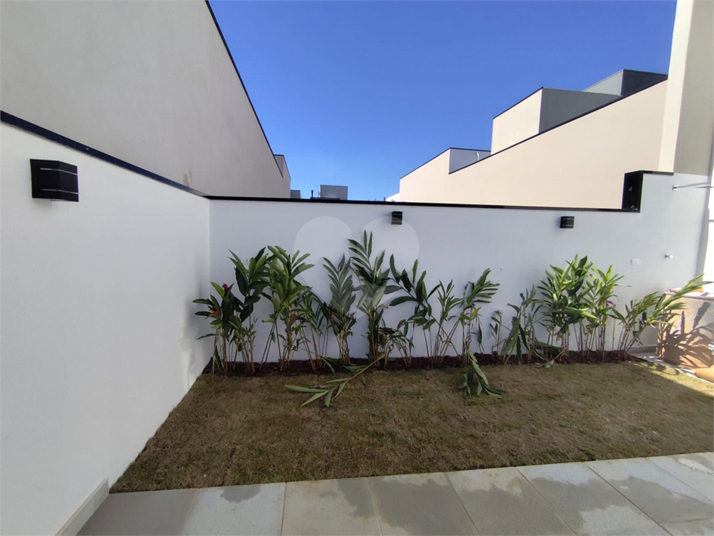Casa à venda com 3 suítes no condomínio Terras da Estância, Paulínia - SP