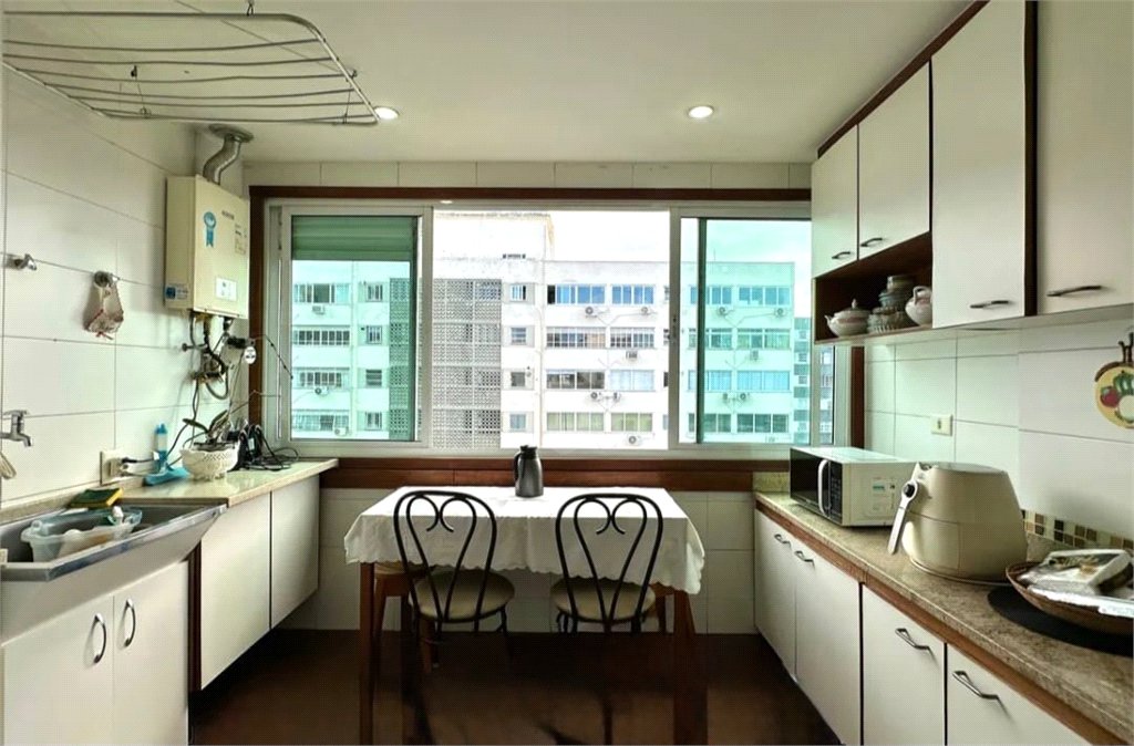 Duplex à venda com 3 quartos, sendo 1 suíte, em Leblon, Rio de Janeiro, RJ
