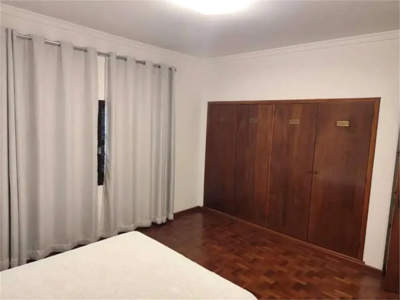 Sobrado à venda com 4 quartos, sendo 2 suítes,  em Lapa, São Paulo, SP
