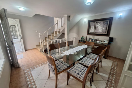 Casa à venda com 3 quartos, sendo 1 suíte, em Vila de Vecchi, Jundiaí, SP