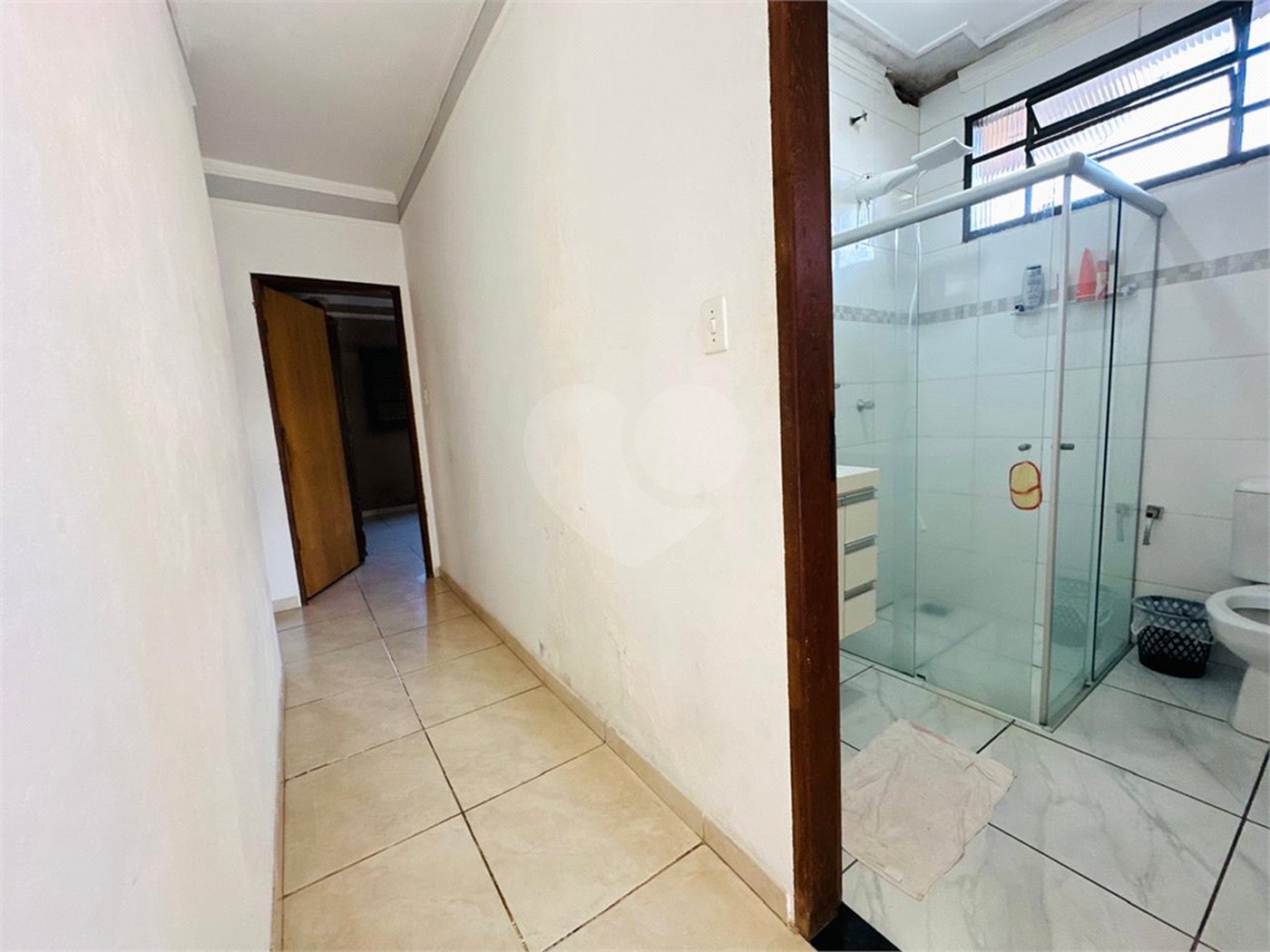 Casa á venda, com 03 Dormitórios, em São Carlos.