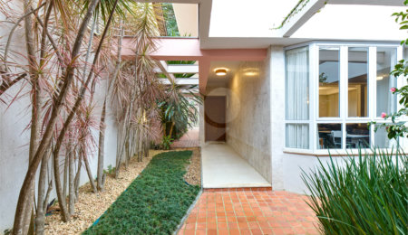 Casa à venda com 4 quartos, sendo 2 suítes,  em Alto da Boa Vista, São Paulo, SP