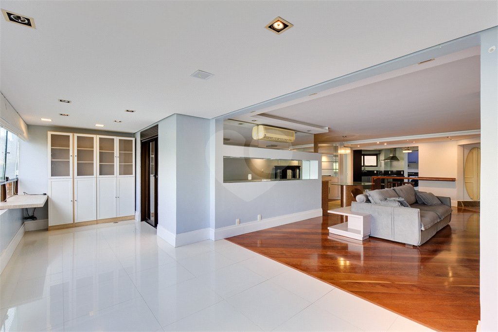Apartamento à venda com 4 quartos, sendo 3 suítes, em Granja Julieta, São Paulo, SP