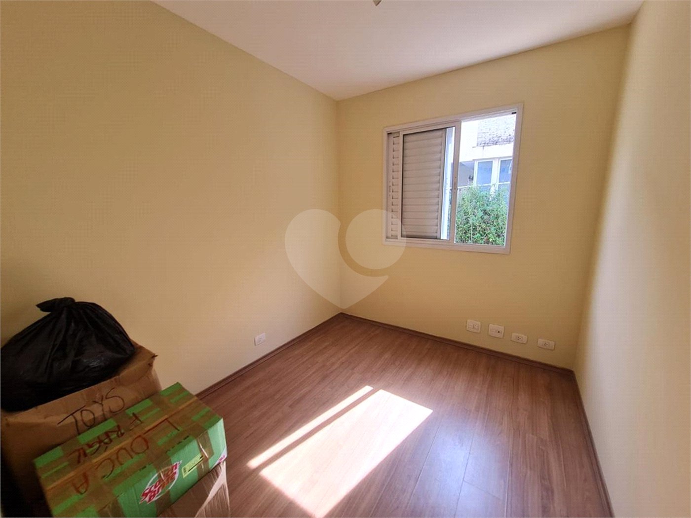 Casa à venda com 3 quartos, sendo 1 suíte, no condomínio Jardim Itatinga II, São Paulo - SP