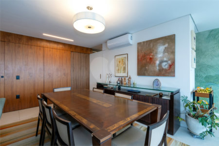 Apartamento à venda com 3 suítes em Campo Belo, São Paulo, SP