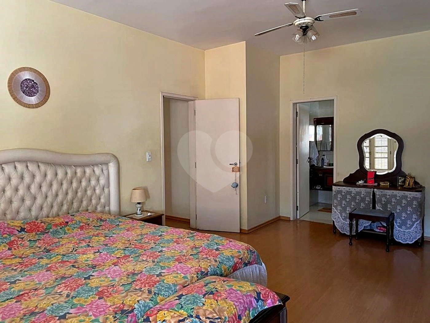 Casa à venda com 4 quartos, sendo 3 suítes,  no condomínio Terras de Santa Teresa, Itupeva - SP