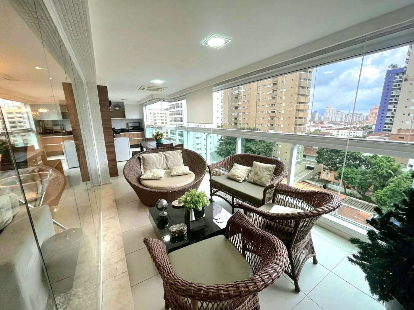 Apartamento com 3 dormitórios à venda, 191 m² por R$ 2.995.000,00 - Embaré - Santos/SP