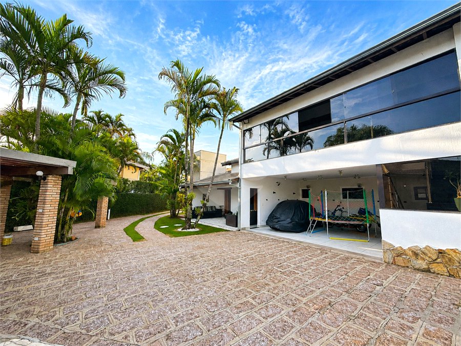 Casa à venda com 5 suítes no condomínio Parque Village Castelo, Itu - SP