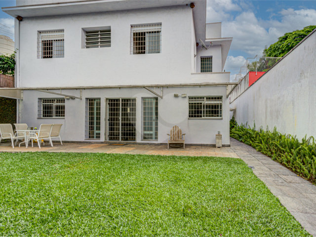 Casa de Vila à venda com 3 quartos, sendo 1 suíte,  em Granja Julieta, São Paulo, SP