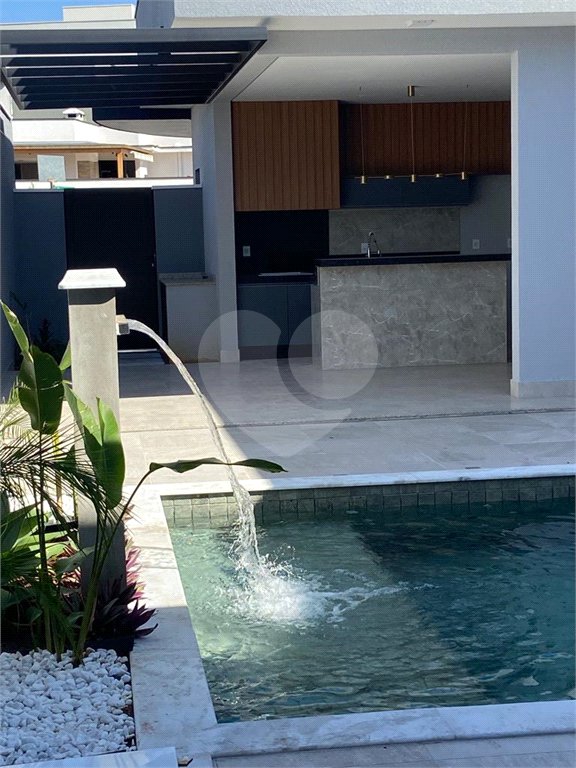 Casa à venda com 3 suítes no condomínio Residencial Maria Dulce, Indaiatuba - SP