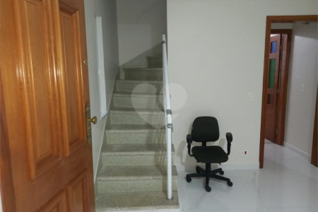 Sobrado à venda com 4 quartos, sendo 2 suítes, em Vila Hamburguesa, São Paulo, SP