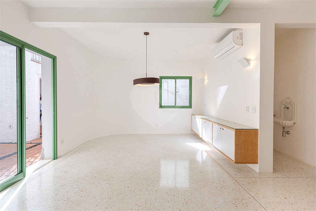 Casa de Vila à venda com 4 quartos, sendo 2 suítes, em Perdizes, São Paulo, SP