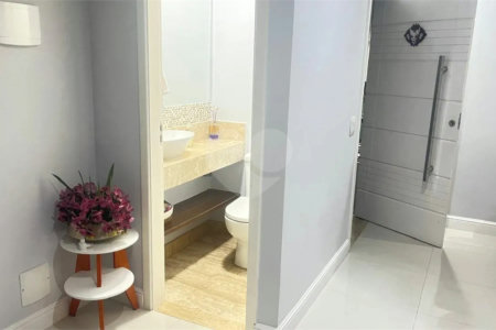 Casa à venda com 3 suítes em CUPECÊ, São Paulo, SP