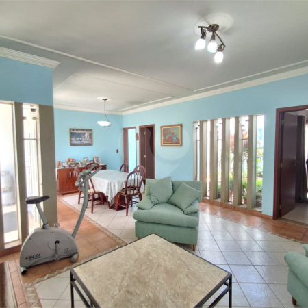 Casa à venda com 4 quartos, sendo 1 suíte, em Wanel Ville, Sorocaba, SP