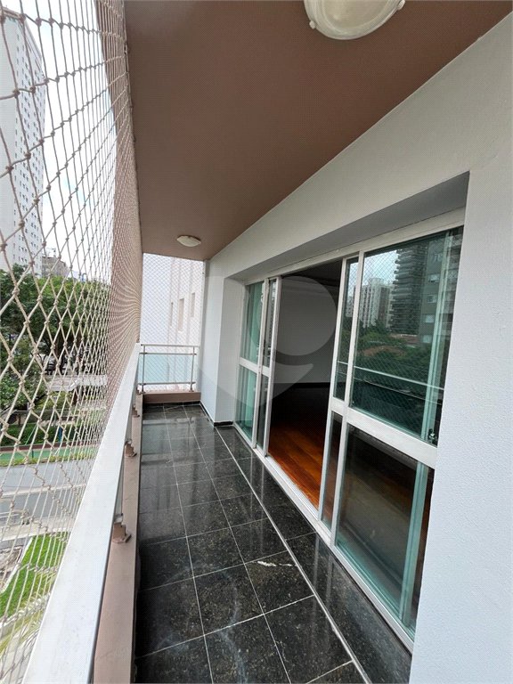 Apartamento à venda com 3 suítes em Aclimação, São Paulo, SP