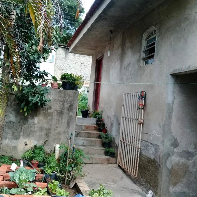 Casa térrea, à venda, a 800 metros do Metrô Vila Sônia