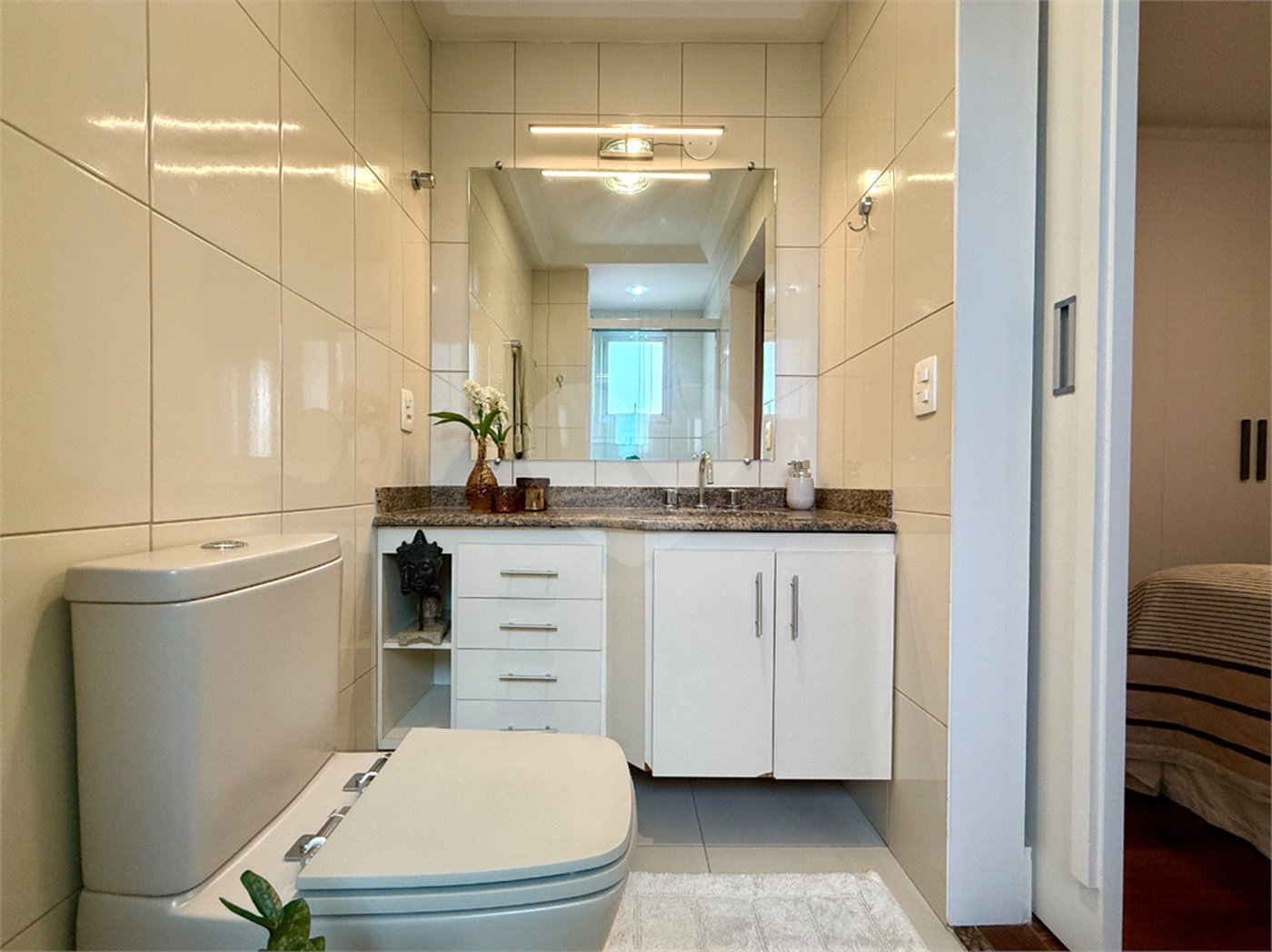 Apartamento à venda com 3 suítes em Campo Belo, São Paulo, SP