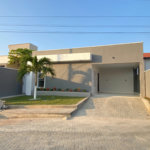 Casa à venda com 3 quartos, sendo 2 suítes, no condomínio PORTO LAGOA, Aquiraz - CE