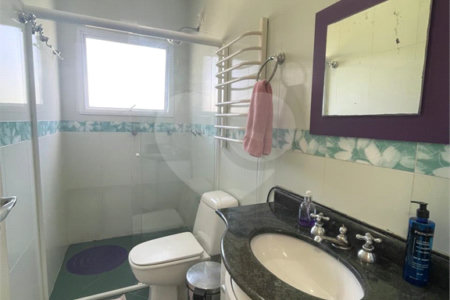 Casa à venda com 5 quartos, sendo 3 suítes, no condomínio Swiss Park, São Bernardo do Campo - SP