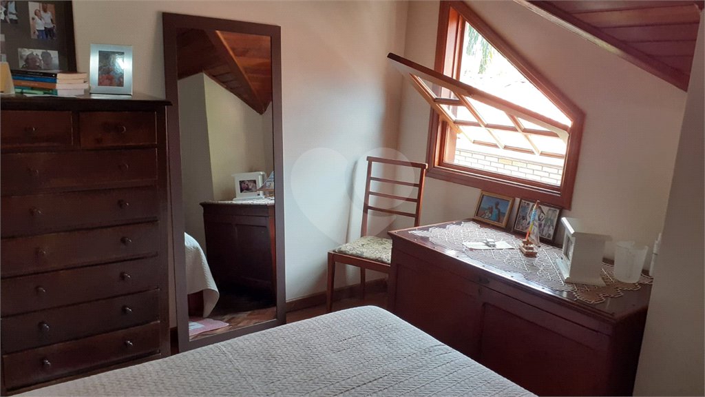 Casa à venda com 3 quartos, sendo 1 suíte, no condomínio Barbará II, São Paulo - SP