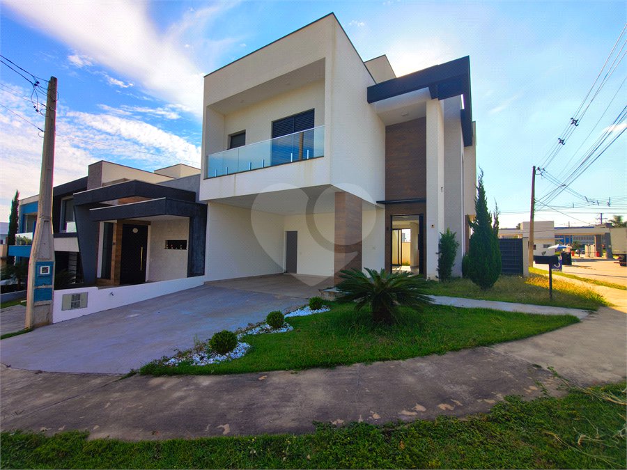 Casa à venda com 3 quartos, sendo 1 suíte, no condomínio Terras de São Francisco, Sorocaba - SP
