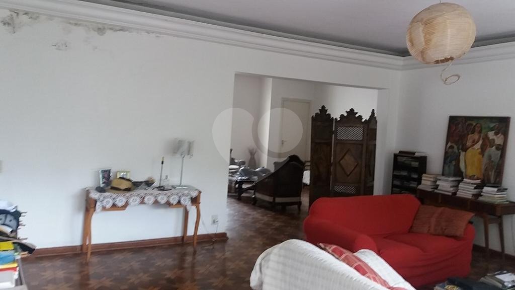 Casa à venda com 6 quartos, sendo 3 suítes,  em Jardim São Bento, São Paulo, SP