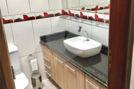 Casa à venda com 2 quartos, sendo 1 suíte, em Socorro, São Paulo, SP