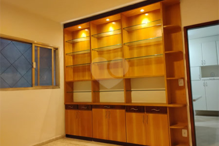 Sobrado à venda com 3 quartos, sendo 1 suíte, em Vila Paulista, São Paulo, SP