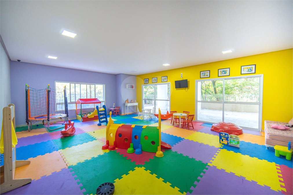 Casa à venda com 3 quartos, sendo 1 suíte,  no condomínio Queluz Vita - Casas, Cotia - SP