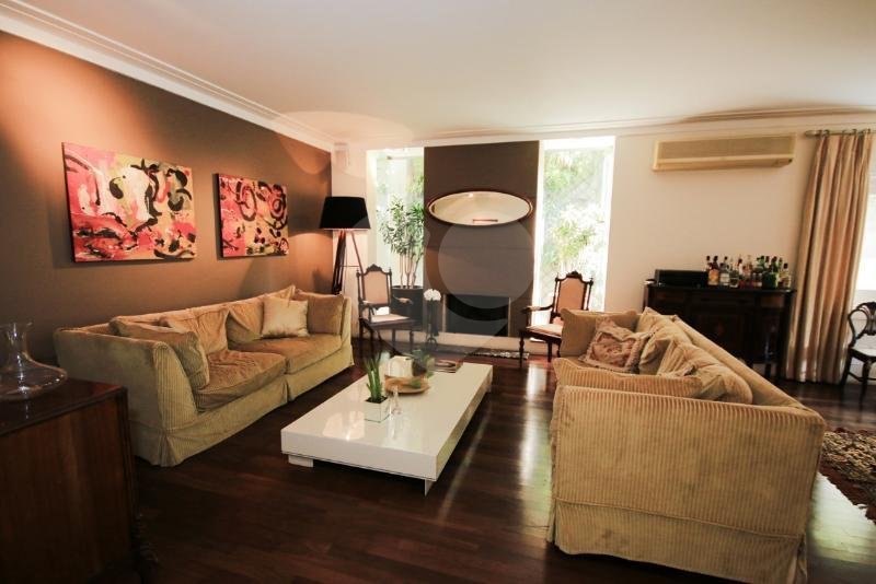 Casa à venda com 3 quartos, sendo 2 suítes,  em Vila Tramontano, São Paulo, SP