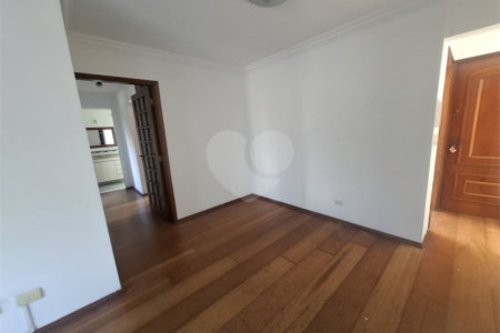 Apartamento à venda com 3 quartos, sendo 1 suíte, em Jardim Marajoara, São Paulo, SP