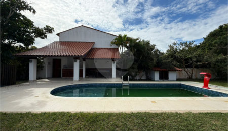 Casa à venda com 4 quartos, sendo 2 suítes,  em Ogiva, Cabo Frio, RJ