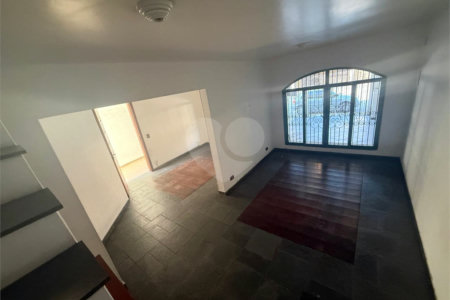 Sobrado à venda com 3 quartos, sendo 1 suíte,  em Vila Santo Antônio, São Paulo, SP