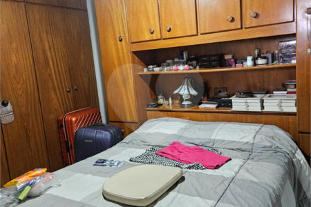Casa à venda com 3 quartos, sendo 1 suíte, no condomínio Jconde de Irajá, São Paulo - SP
