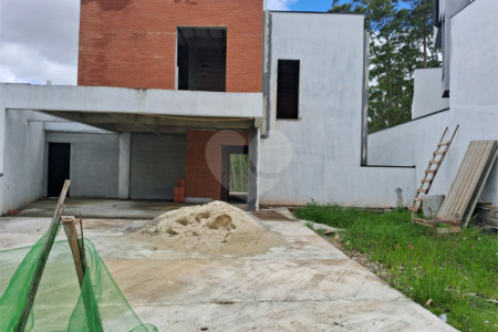 Casa à venda com 3 quartos, sendo 1 suíte, no condomínio Mosaico da Serra, Mogi das Cruzes - SP