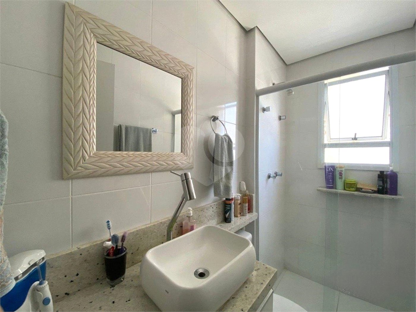 Apartamento à venda com 2 quartos, sendo 1 suíte,  em Aparecidinha, Sorocaba, SP