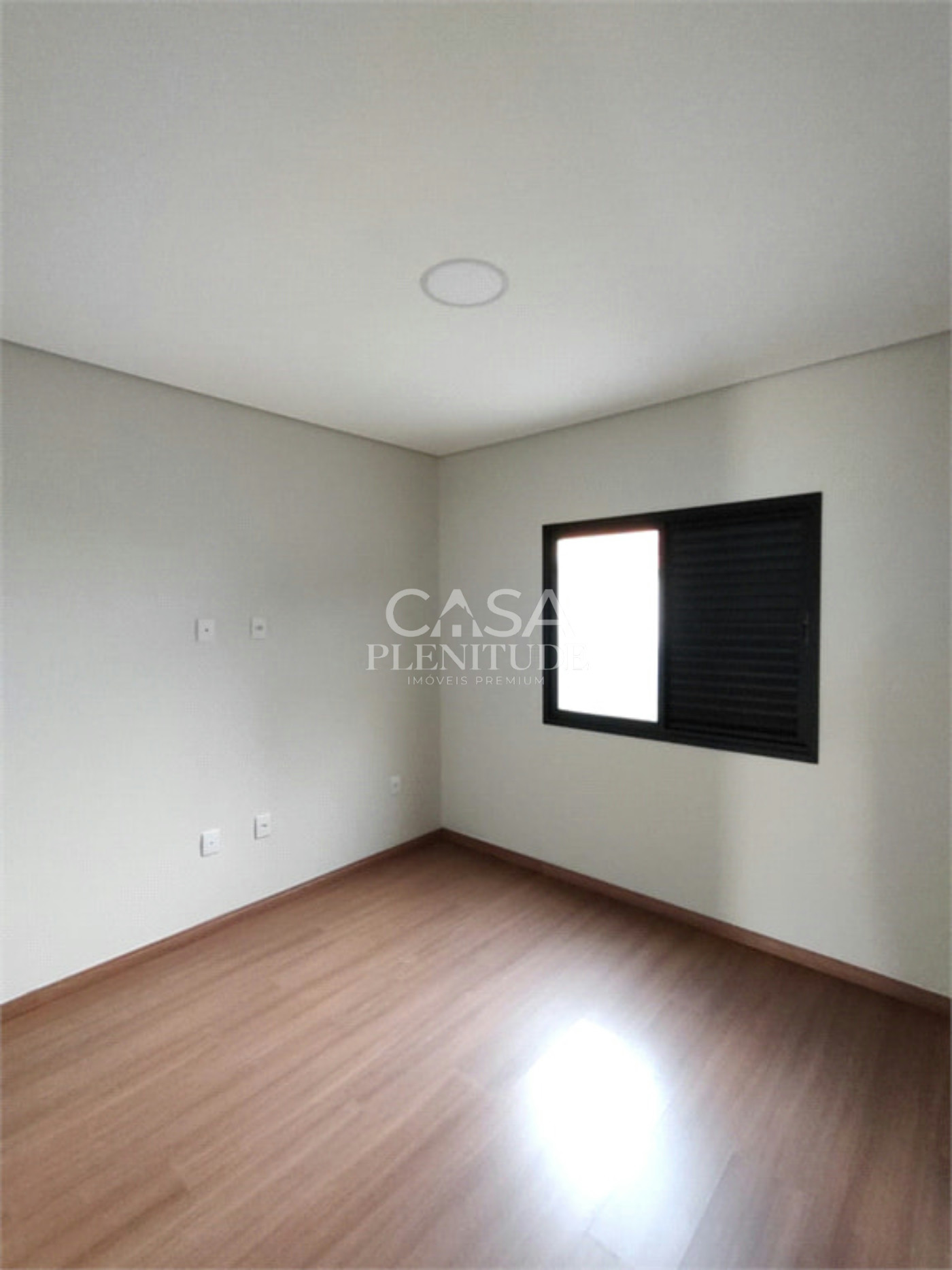 Casa em condomínio à venda com 3 quartos, sendo 1 suíte,  em Horto Florestal, Sorocaba, SP