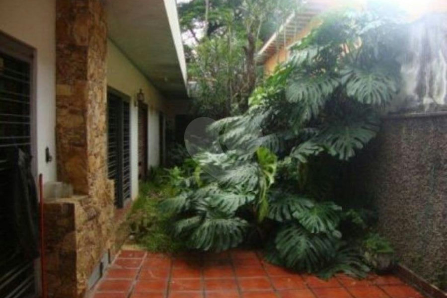 Casa Térrea à venda com 4 quartos, sendo 1 suíte, em Jardim Floresta, São Paulo, SP