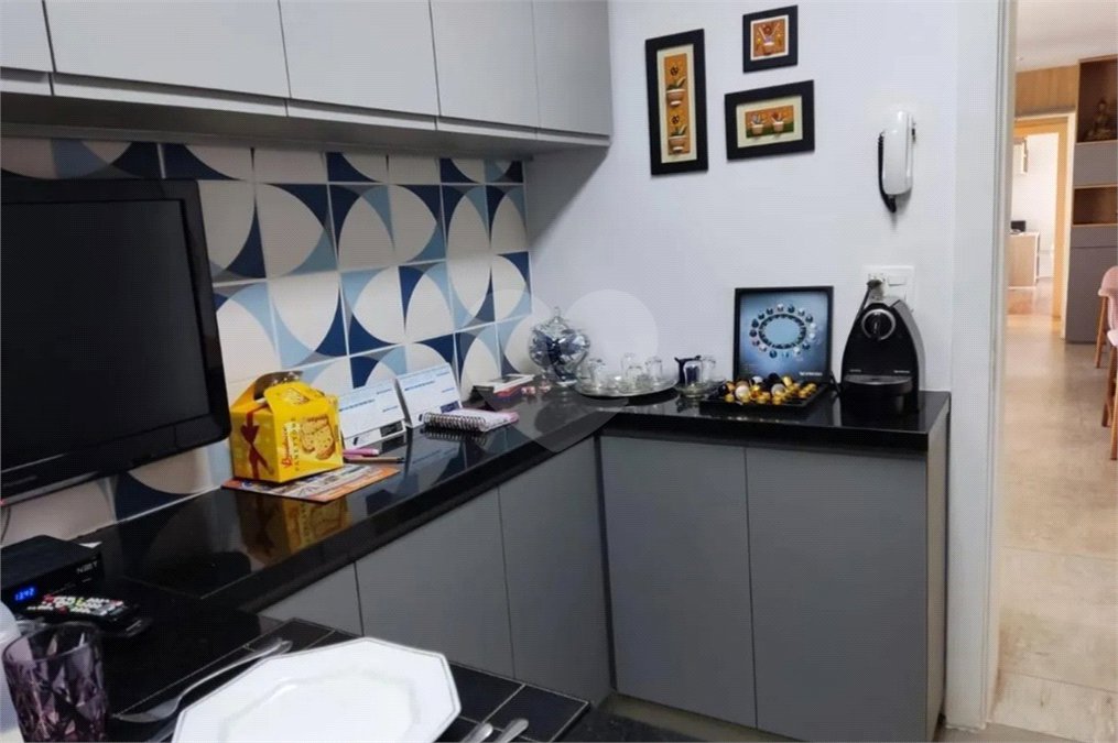 Apartamento à venda com 3 quartos, sendo 1 suíte,  em Santa Cecília, São Paulo, SP