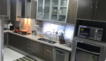 Sobrado à venda com 3 quartos, sendo 1 suíte,  em Jardim Petrópolis, São Paulo, SP