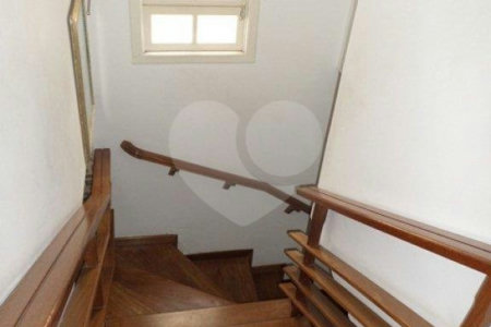 Casa à venda com 5 quartos, sendo 2 suítes,  em Vila Gustavo, São Paulo, SP