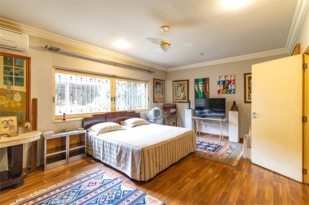 Casa Térrea à venda com 4 quartos, sendo 2 suítes, em Jardim Europa, São Paulo, SP