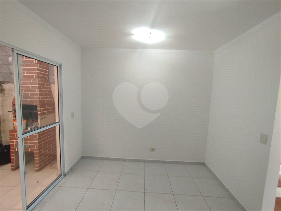 Casa à venda com 2 quartos no condomínio Vila Ajoá, Caieiras - SP
