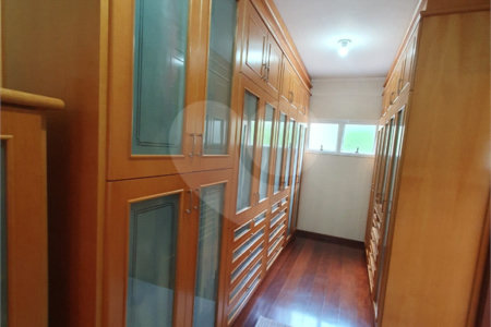 Casa à venda com 5 suítes no condomínio Vila Hípica I, Vinhedo - SP