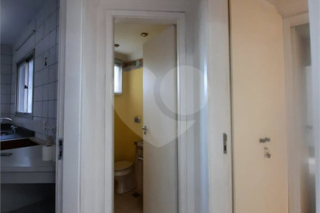 Apartamento à venda com 3 quartos, sendo 1 suíte, em Vila Andrade, São Paulo, SP