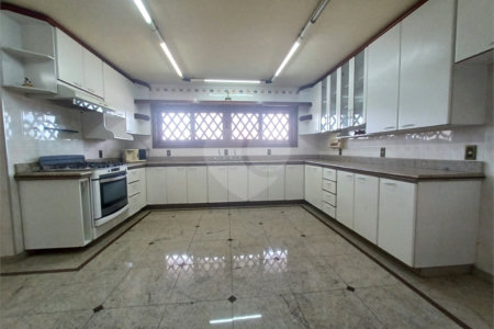 Casa à venda com 6 suítes no condomínio Portal da Raposo, Sorocaba - SP