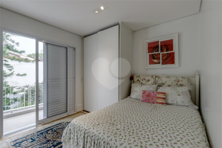 Casa de Vila à venda com 3 quartos, sendo 2 suítes, em Brooklin Velho, São Paulo, SP