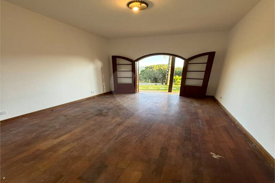 Casa à venda com 6 quartos, sendo 2 suítes, no condomínio Alpes de Mairiporã, Mairiporã - SP